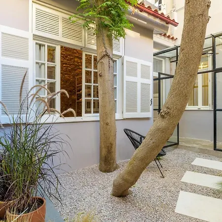 Incomparable Plaka's Luxury Private Pool Apartment